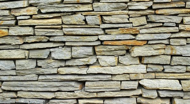 Las ventajas de la piedra natural para fachadas de viviendas