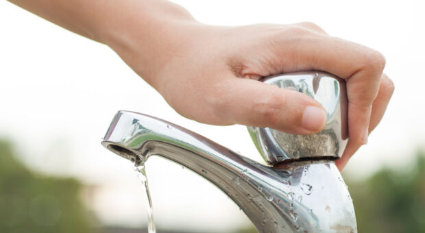 Cómo ahorrar agua en casa con estos consejos de fontanería